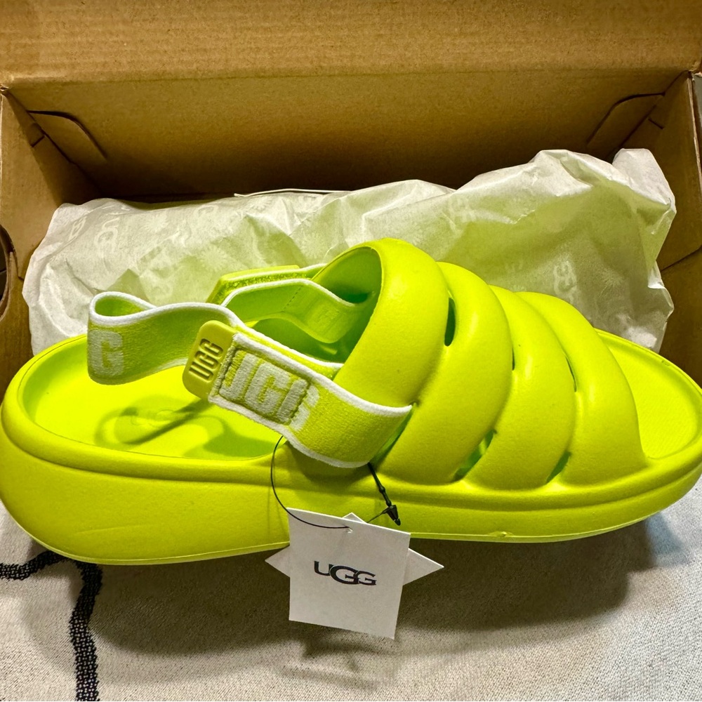 UGG SPORT YEAH SLIDE - LIME GREEN / NEON GREEN - Picture 2 of 4